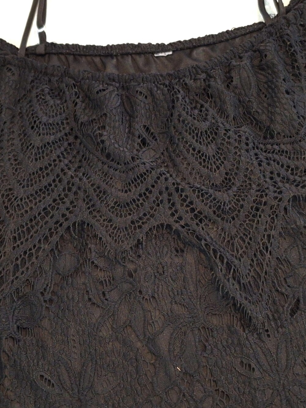 Black Lace Off-The-Shoulder Blouse Cami Strap Scalloped Hem Top Womens Large - Picture 8 of 9